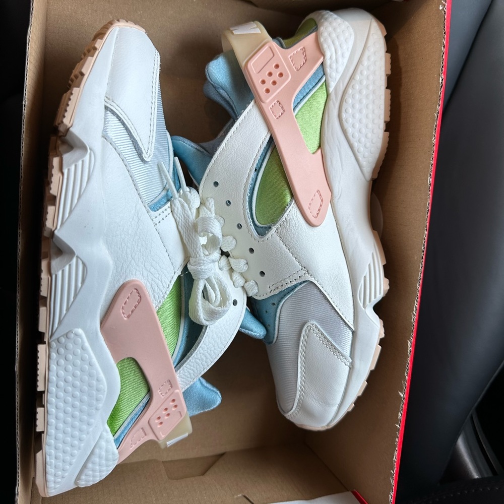 Nike Huaraches Size 8